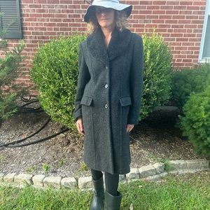 Saks fifth avenue single breasted 70% Lana wool dress coat made in Italy